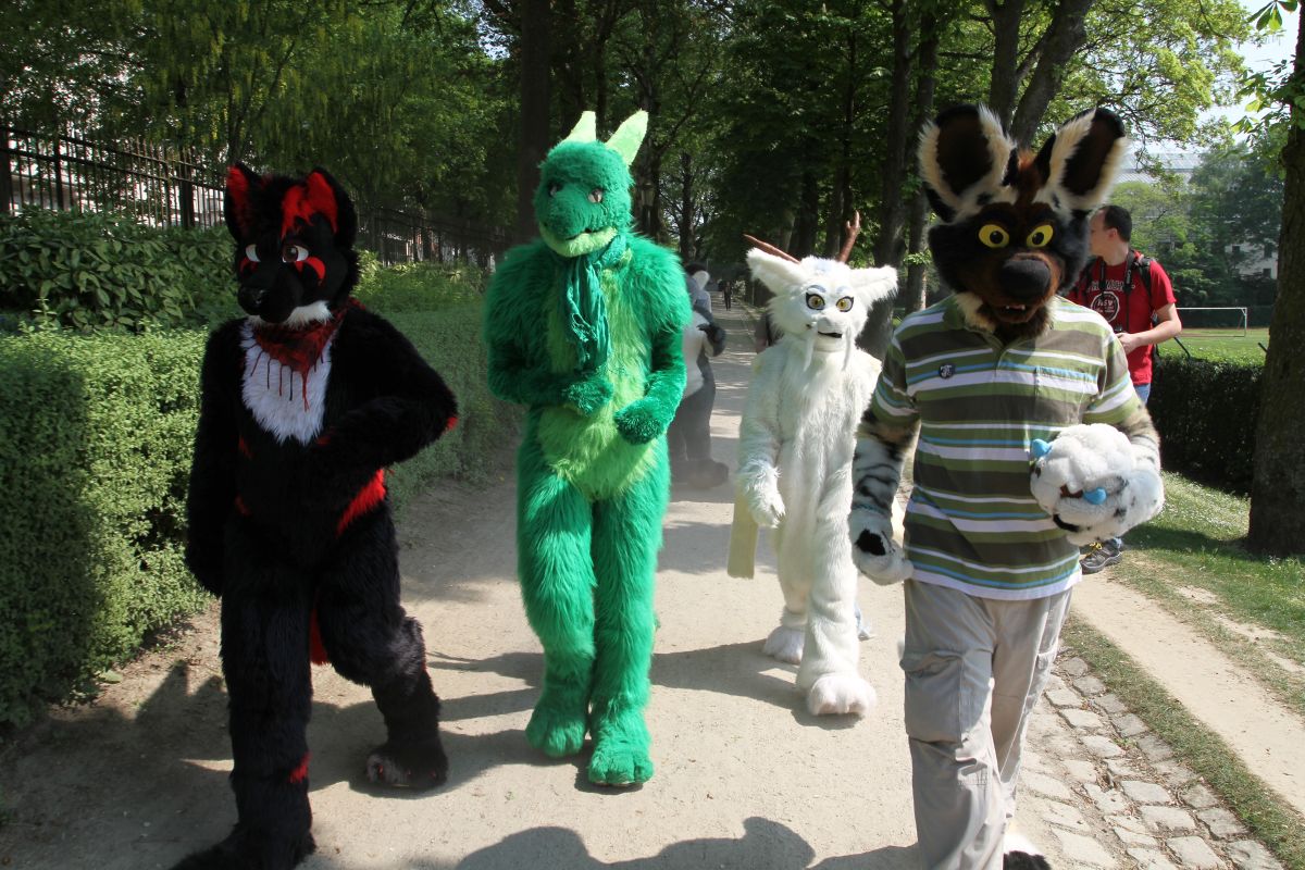 Belgium Strikes Back, Fursuiters in the park