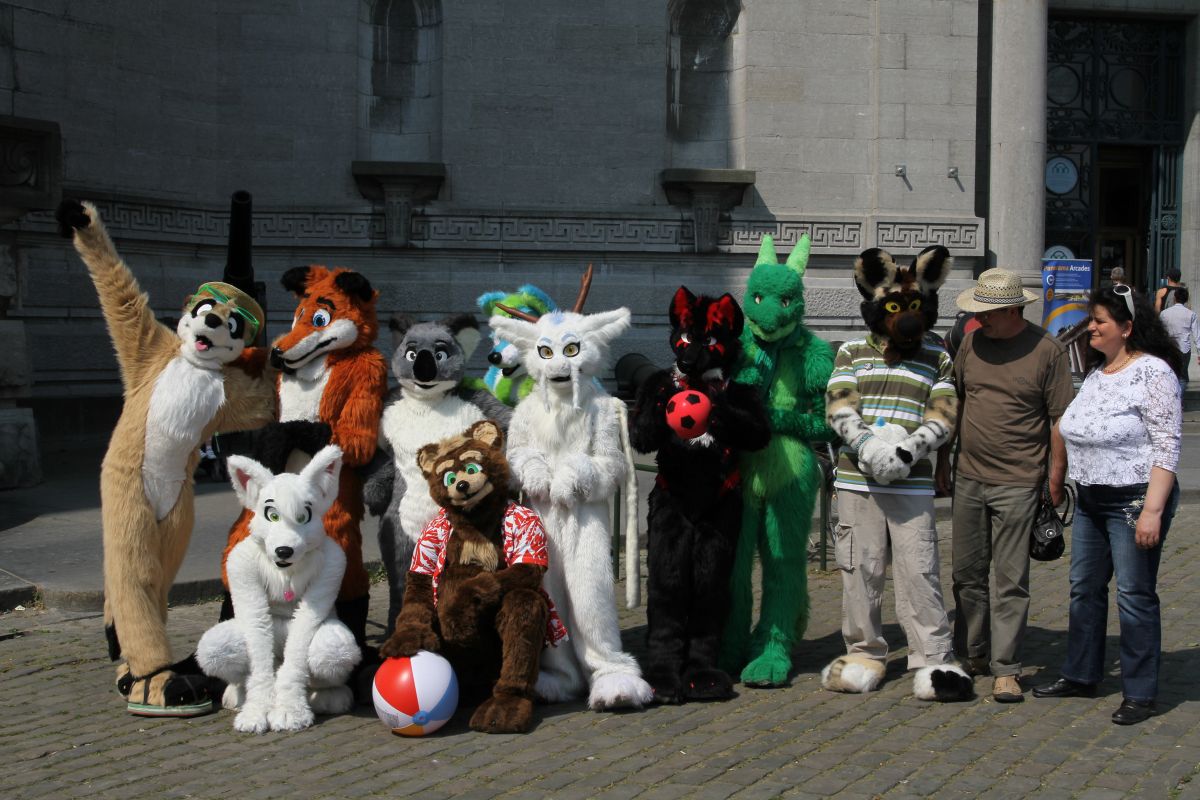 Belgium Strikes Back, Fursuiters with people