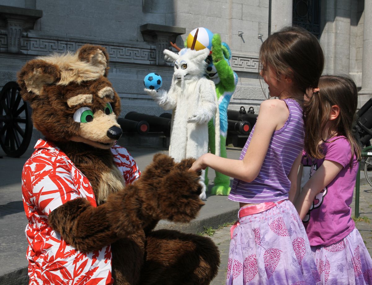Belgium Strikes Back, Fursuiters with people