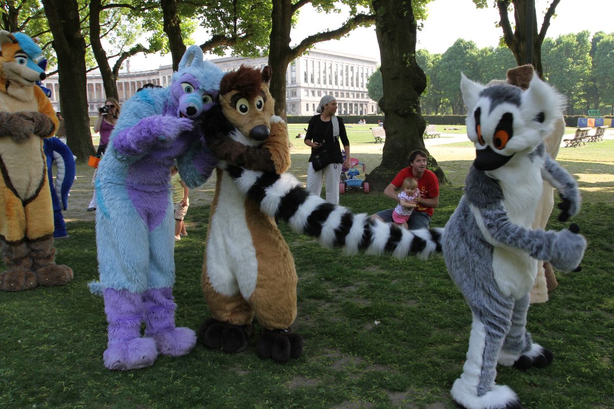 Belgium Strikes Back, Fursuiters in the park