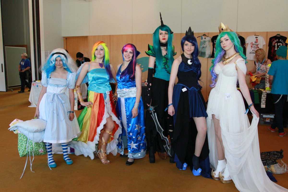 Crystal Fair 2014, Convention photos