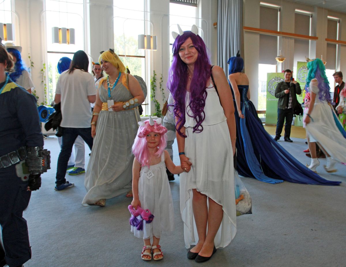Crystal Fair 2014, Convention photos