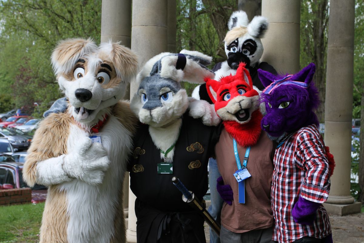 ConFuzzled 2010, Fursuiters together