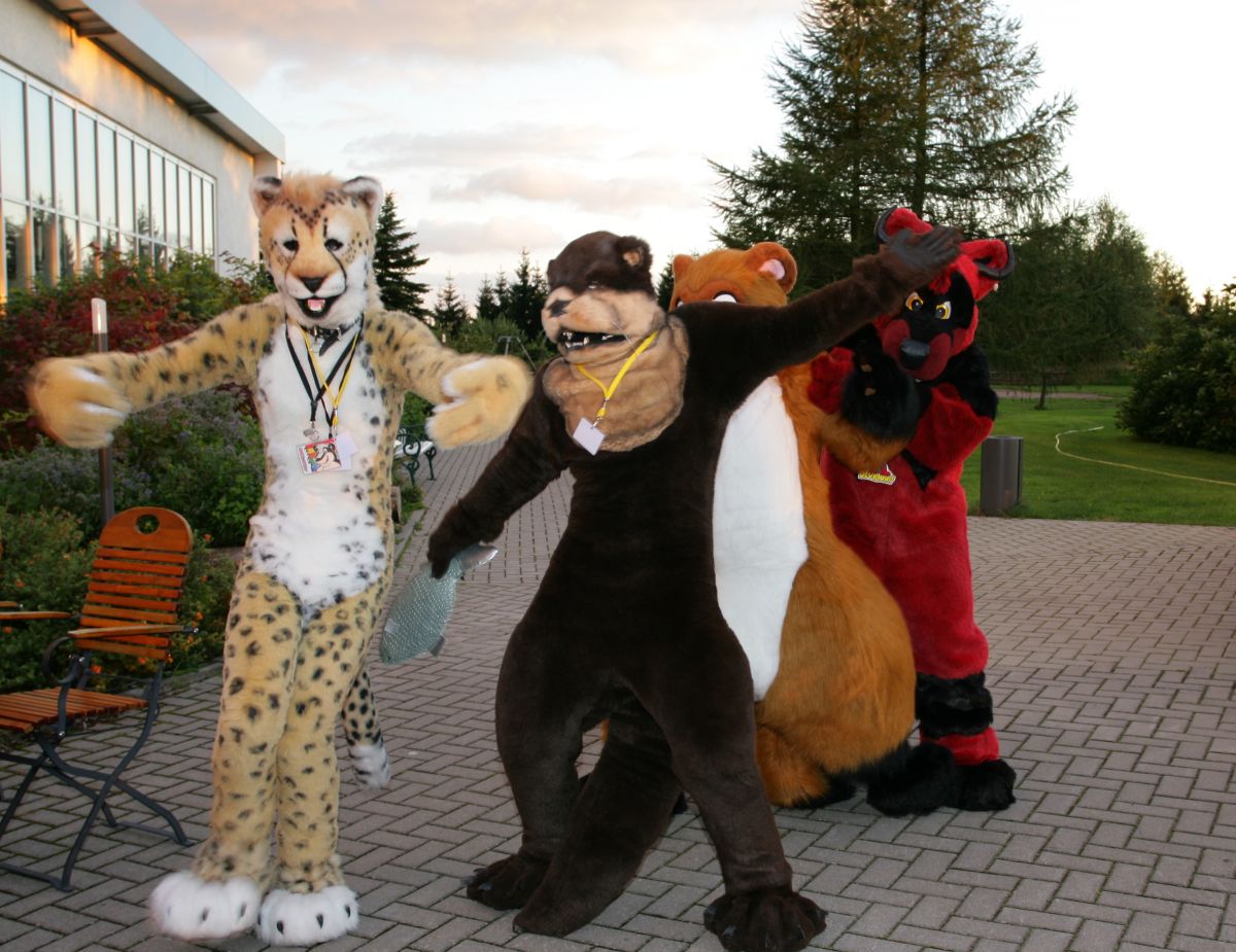 Eurofurence 13, Fursuiters (groups)