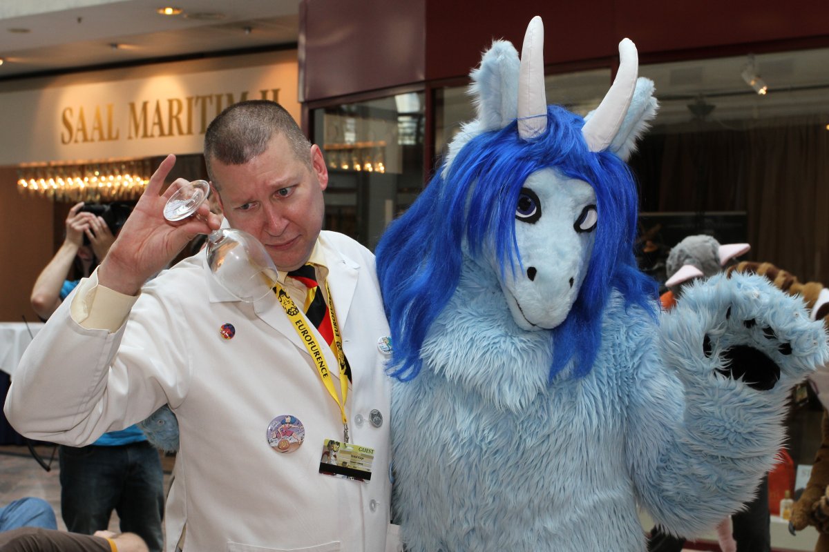 Eurofurence 18, Furries and non-furries