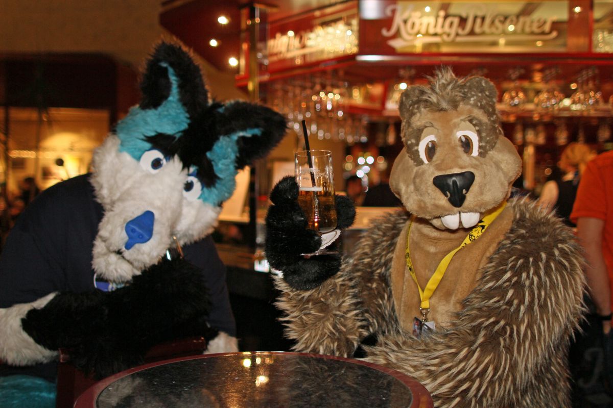 Eurofurence 19, Indoor fursuiting photos