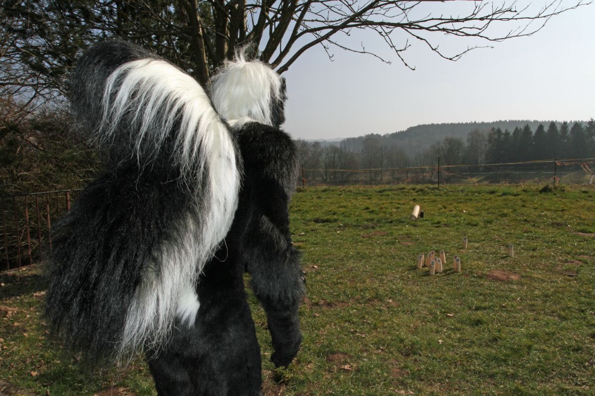 Fellig 100, Fursuiters