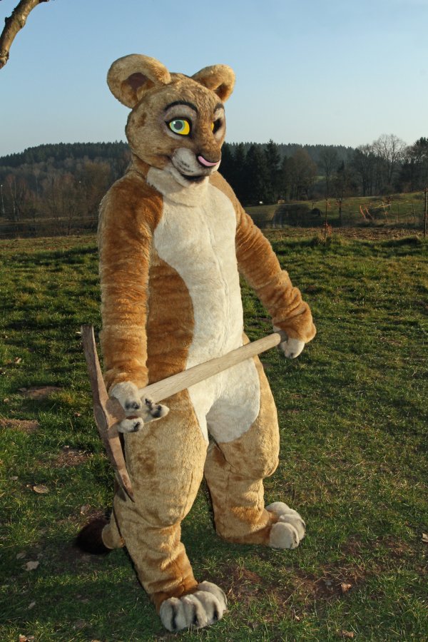 Fellig 100, Fursuiters