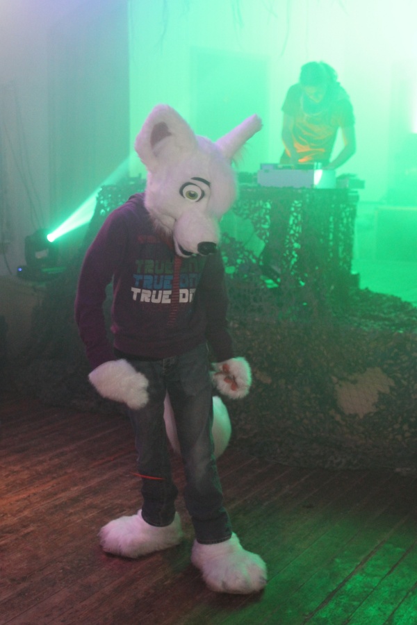 Furs on Fire 2010, Dancing