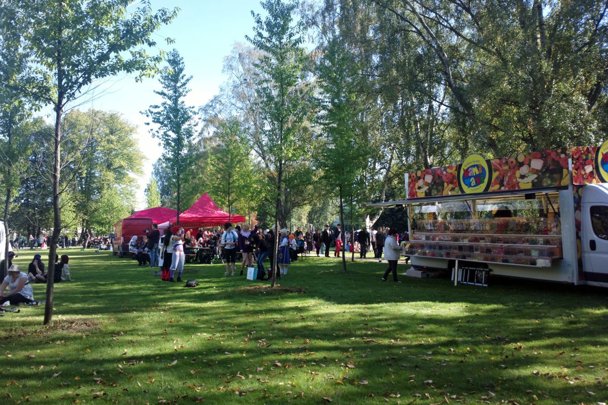 Tracon 9, Outdoor photos