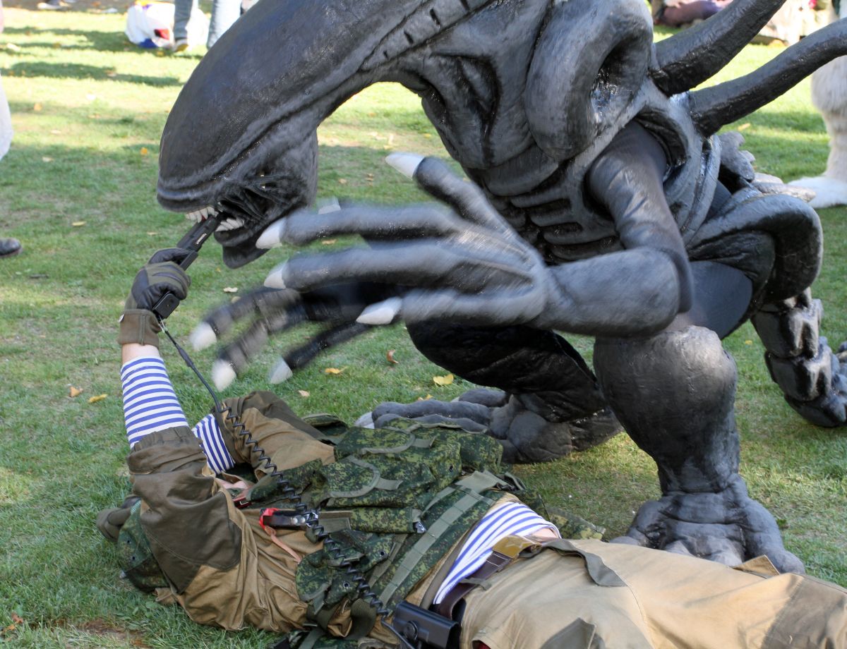 Tracon 9, Outdoor photos