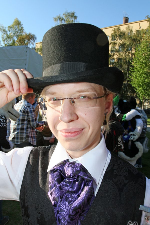 Tracon 9, Outdoor photos