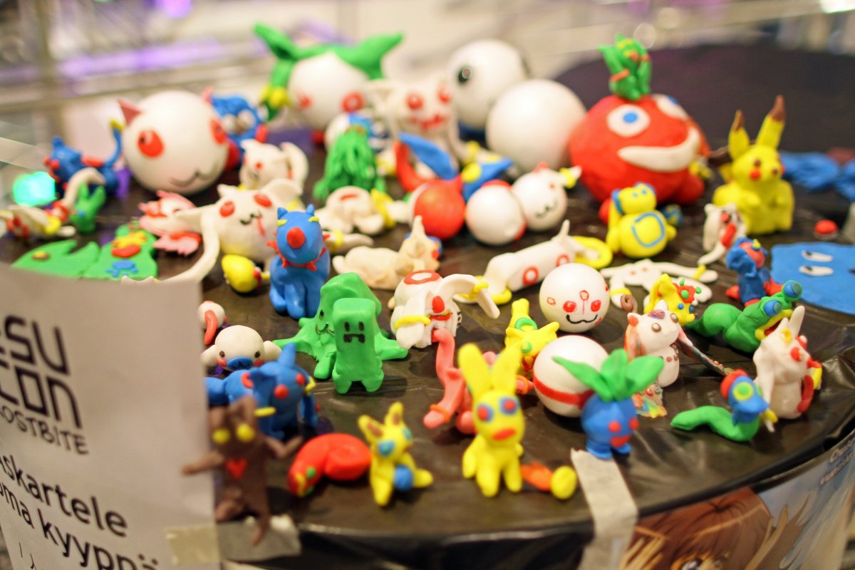 Tracon 9, Indoor photos