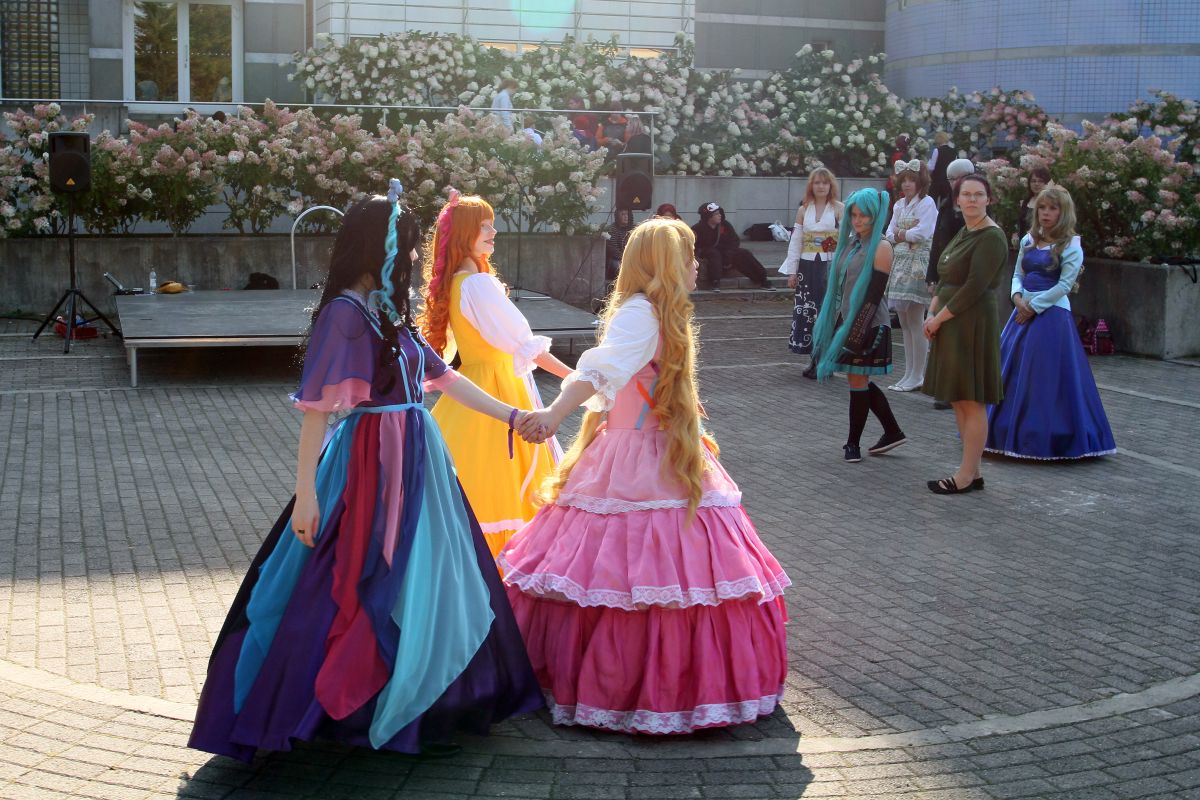 Tracon 9, Outdoor photos